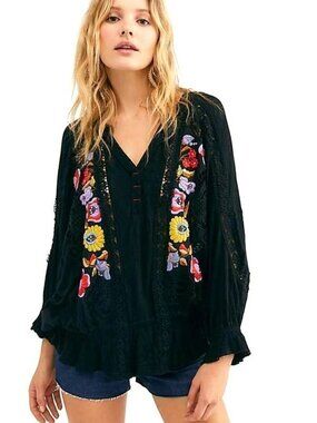Free People Serafina Embroidered Crochet Top Size Medium